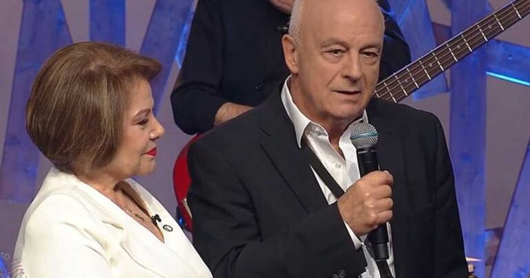 Θανάσης Πολυκανδριώτης για Πίτσα Παπαδοπούλου: «Την είδα, την γοuστάρıσα και της έδωσα το τηλέφωνό μου»