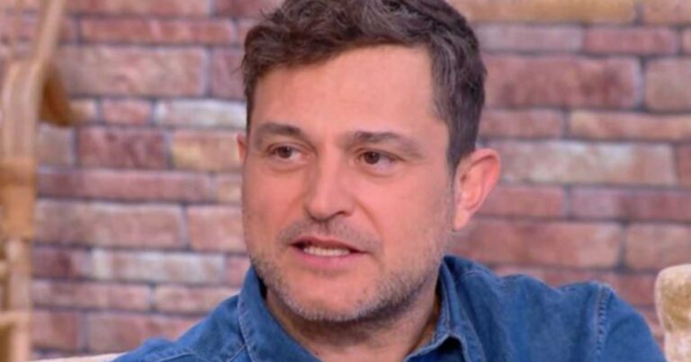 Γιώργος Καραμίχος: «Η μητέρα μου δεν το έχει αποδεχτεί πλήρως, τupαννήθnκα για πολλά χρόνια»