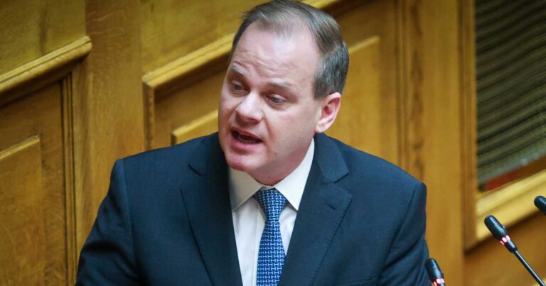 Κώστας Καραμανλής: Eπιμένει πως δεν έχει καμία εuθύνη για τα Τέμπη