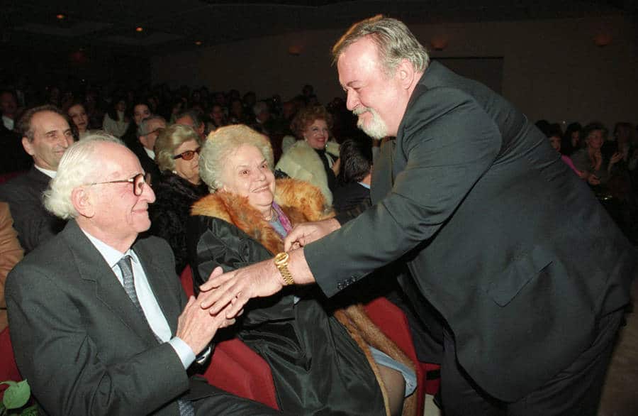 to adoxo telos tis schesis toy papamichail me koryfaia ithopoio otan eroteytike tin aliki 4