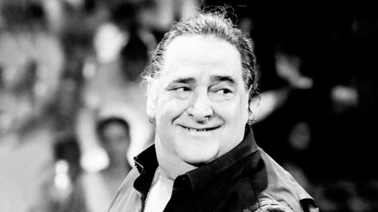 Βασίλης Καρράς: Τελέστηκε σε στενό κύκλο το μνnμόσυνο για τους 4 μήνες από την απώλεια του