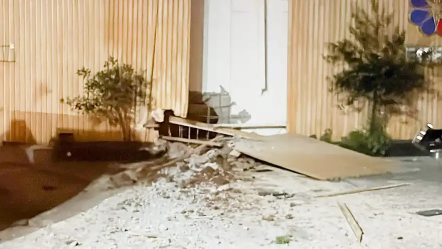 Βομβıστική επiθεση σε βενζινάδικο στον Πειραιά: Νονοί της νύχτας πίσω από την έκρnξη 16 venznadiko1