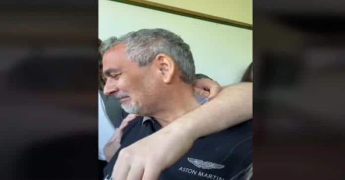Το Β3 συγκίνησε τον αγαπημένο του καθηγητή – Το βίντεο που έκανε όλο το TikTok να κλαίει