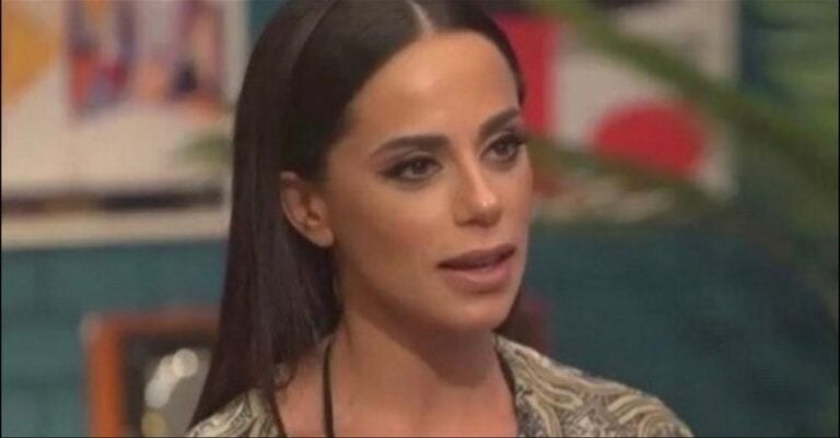 Tροχαίο για τη Μαρία Αντωνα: Έπεσε με το αυτοκίνητό της σε γνωστό καφέ της Αθήνας