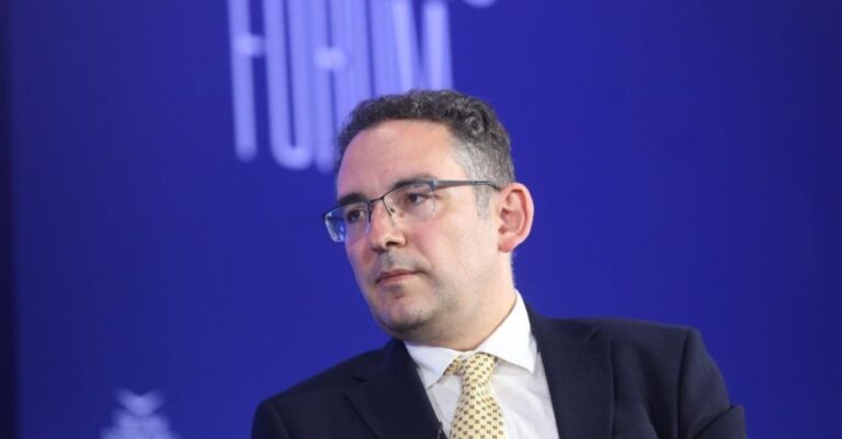 Στέλιος Κουτνατζής: Ποιος είναι ο νέος γενικός γραμματέας του πρωθυπουργού