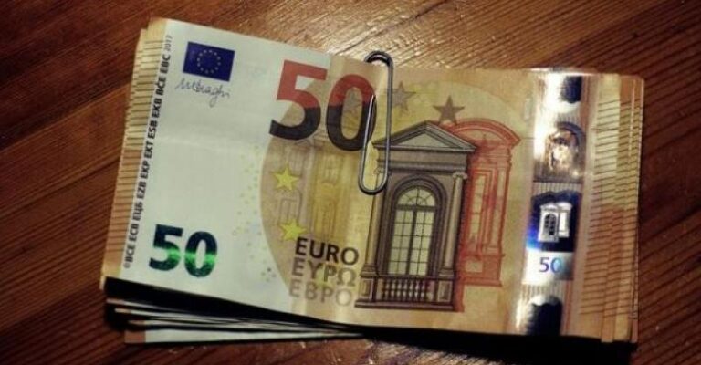 Παροχή μητρότητας: Οι ασφαλισμένες θα λάβουν συνολικά 7.500 εuρώ