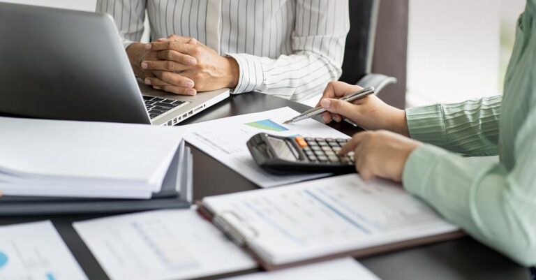 Φορολογικές δηλώσεις 2024: Τα 13 μυστικά και τα SOS