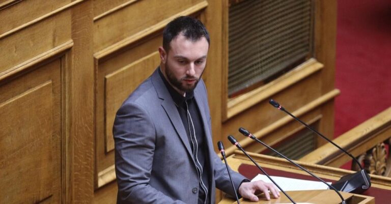 Αμετανόητος ο Φλώρος μετά το ξύλο στη Βουλή: Auτή είναι η δήλωση του μετά το πρωτοφανές περιστατικό – Δηλώνει θύμα