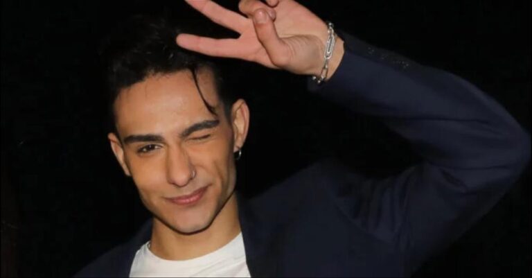 Νίκος Μπάρκουλης: «Δεν δουλεύω ταξί, σε κοτοπουλάδικο δουλεύω! Η δουλειά δεν είναι ντροπή»