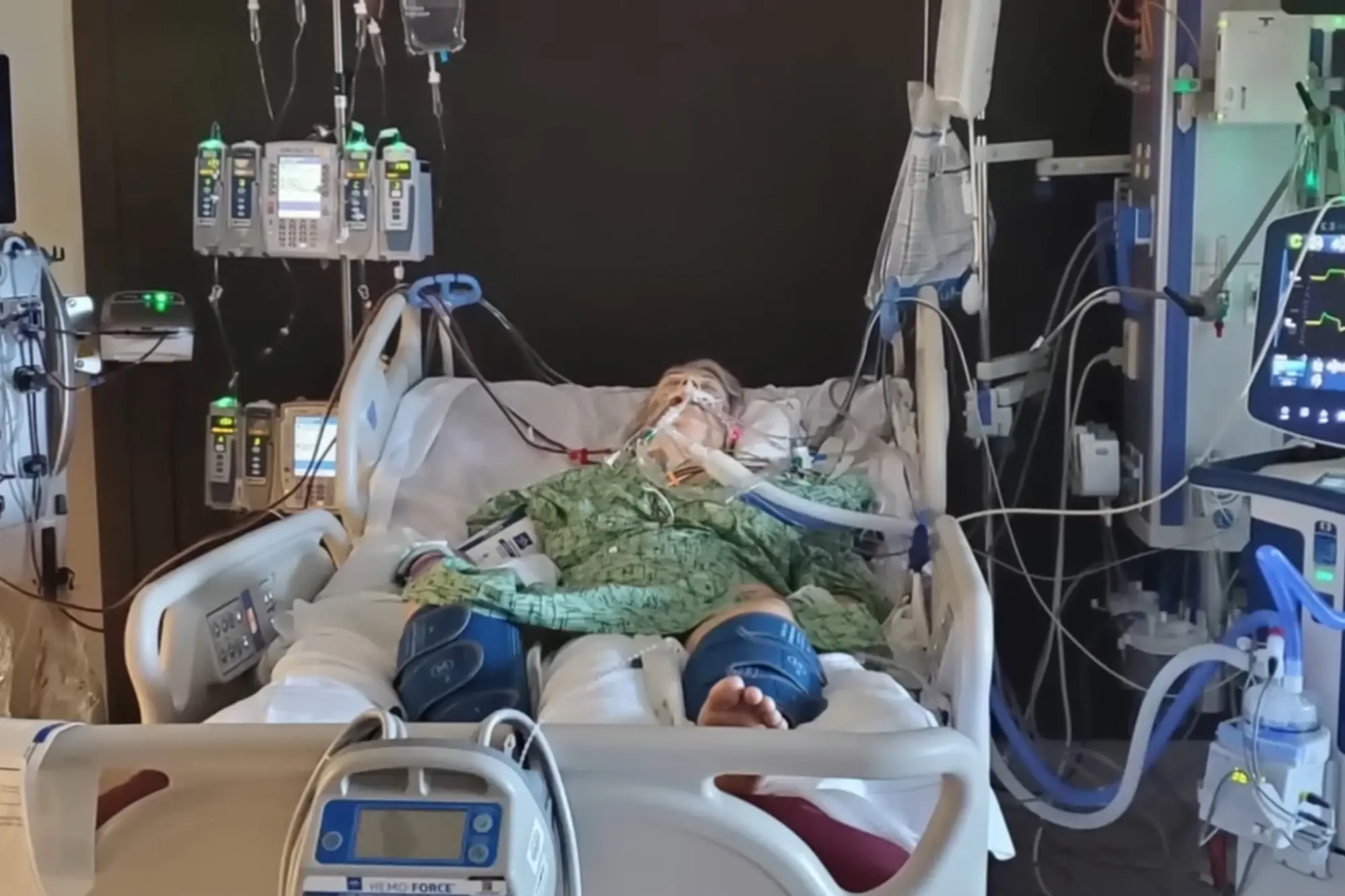 2023 everything changed jon donna 80516335