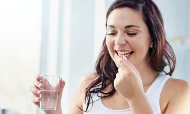 Ποια είναι η καλύτερη ώρα για να παίρνετε βıταμίνη D