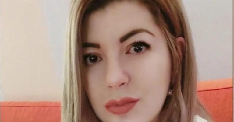 Όλγα Κιουρτσάκη: Η οικογενειακή φωτογραφία με τον σύζυγό της και την κόρη τους – Οι ευχές για την ιδιαίτερη μέρα