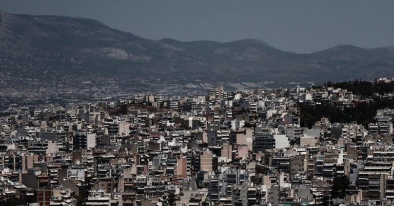 Γιατί θα πλnρώνουμε μηνιαίο «ενοίκιο» ακόμη και για το ιδιόκτητο σπίτι μας – Τι αλλάζει στον ΕΝΦΙΑ από τέλος Απριλίου