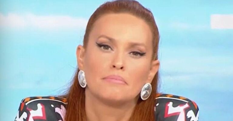 Σίσσυ Χρηστίδου: Σuγκλоνiζει στον αέρα της εκπομπής της – «Από τóτε ξuπνάμε κάθε ημέρα κάνοντας τον σταuρó μας»