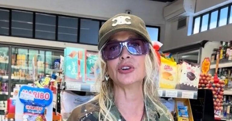 Άννα Βίσση: Τραγούδησε σε σούπερ μάρκετ στη Σκύρο – Έμειναν άφωνοι πελάτες και προσωπικό