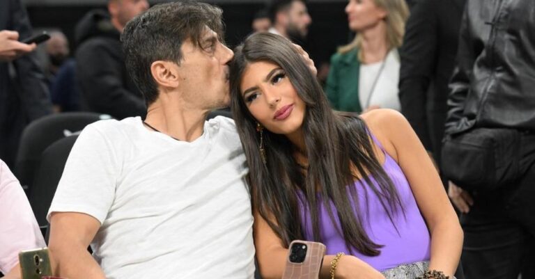 Δέσποινα Γιαννακοπούλου: Η κούκλα κόρη του Δημήτρη Γιαννακόπουλου στο ΟΑΚΑ με τον πατέρα της και τον αδελφό της