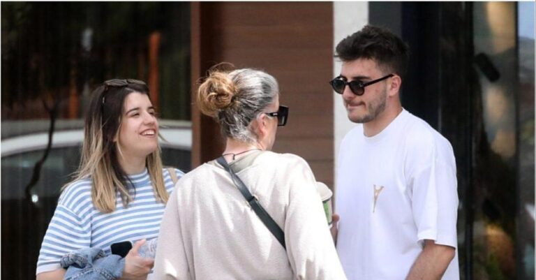 Φώτης Ιωαννίδης: Η δημόσια εμφάνιση με τη μητέρα και την αδελφή του