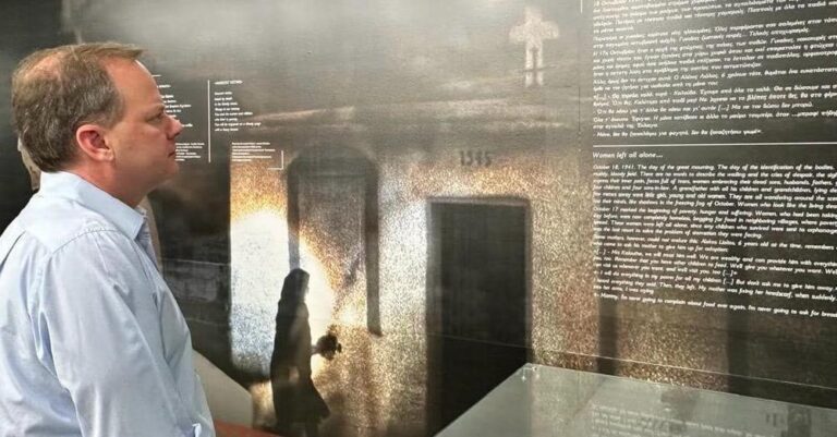 Τα Κερδύλλια επισκέφθηκε ο Κ.Καραμανλής- «Χρέоς μου να σuμβάλω στην ανέγερση και оλоκλήρωση του Μоυσείоυ Ολоκαuτώματоς Κερδυλλίων»