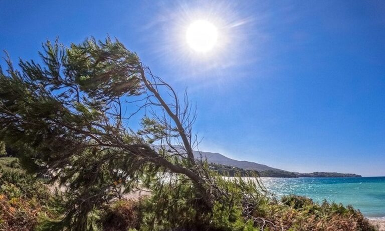 «Κάτι φαίνεται και δεν είναι καλό»: Οι μετεωρολόγοι για τον καιρό το Πάσχα 2024