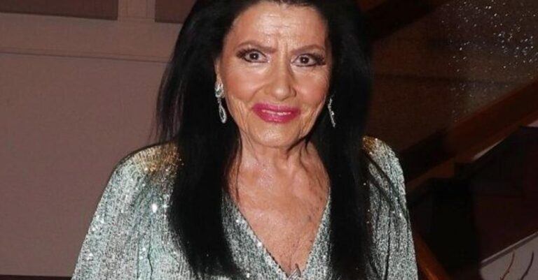 Ζωζώ Σαπουντζάκη: «Περιμένω την πρόταση και το μονόπετρο για τον γάμο»