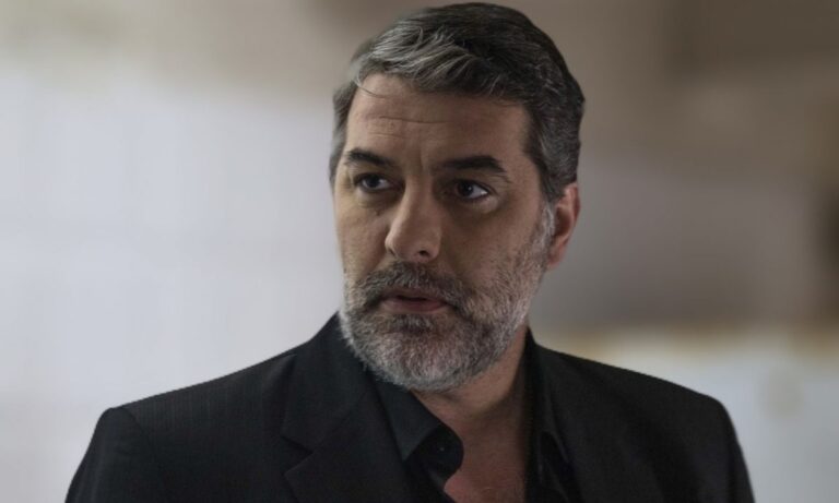 Βασίλης Μπισμπίκης: Μοναχική βόλτα στο κέντρο της Αθήνας