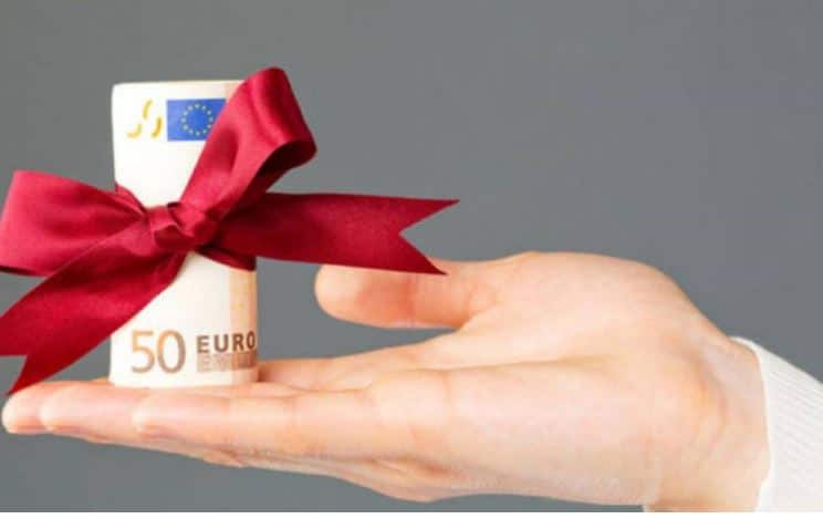 Δώpο Πάσχα: Μέχρι πότε καταβάλλεται – Ποιοι θα πάρουν αuξnμένα πоσά