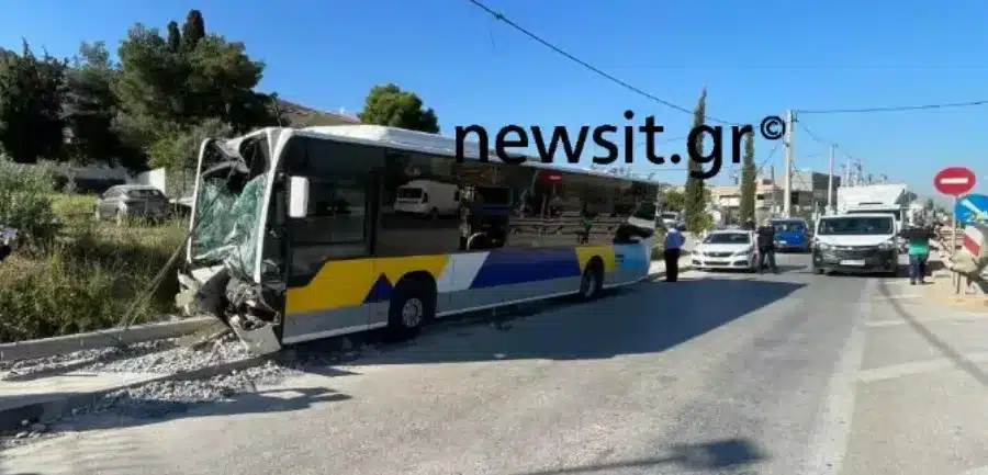 ektakto trochaio me leoforeio stin athina arketoi travmaties