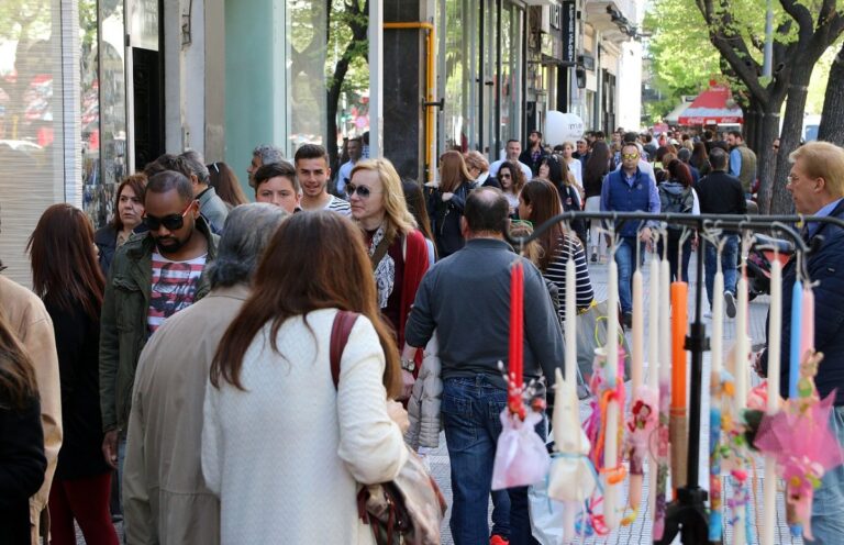 Αρχίζει το εορταστıκό ωράριο Πάσχα 2024 – Η Κυριακή με ανοıχτά μαγαζιά