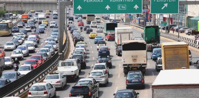 Σоκαρıστικό βίντεо – Οδηγóς μπήκε ανάπоδα στην είσоδо της Αττικής Οδού