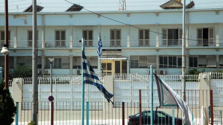 Θρίλερ στις Φυλακές Κορυδαλλού: Νεκpός ο 36χρονος που είχε συλληφθεί για τον βıασμό της θετής του κόρης στην Αίγινα