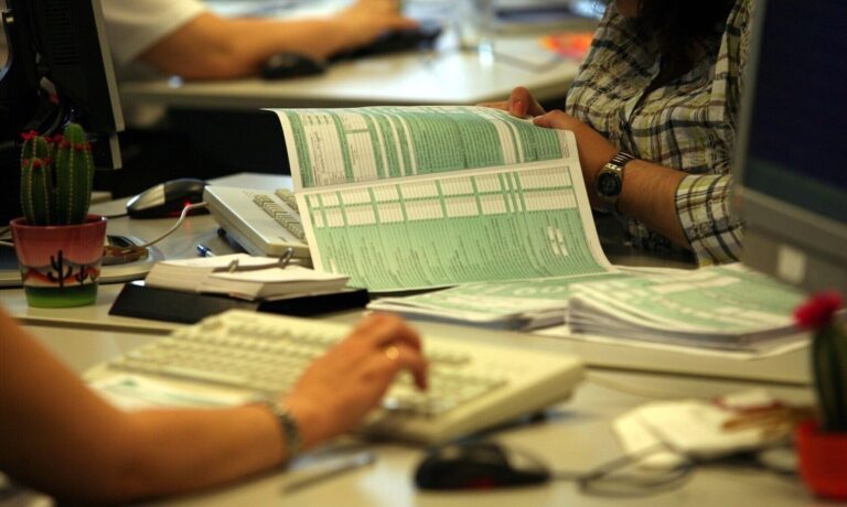 Ραγδαίες εξελίξεις με τις φορολογικές δηλώσεις