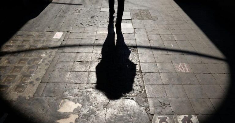 Financial Times: Ισχυρή ανάπτυξη στην Ελλάδα αλλά η χώρα θα είναι σύντομα η φτωχότερη στην ΕΕ