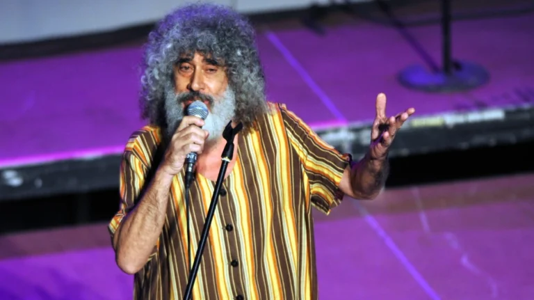 Συνελήφθη ο τραγουδιστής Γιάννης Γιοκαρίνης