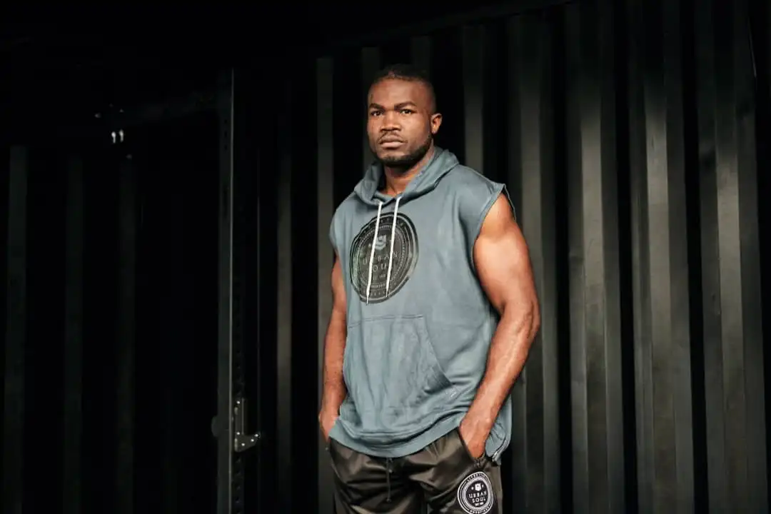 heavyweight boxer fighting life falls 894839205