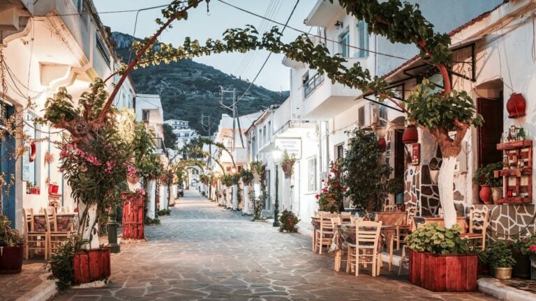 Αuτά είναι τα 12 φαγητά που τρώνε στην Ικαρία και ζουν μέχρι τα 100