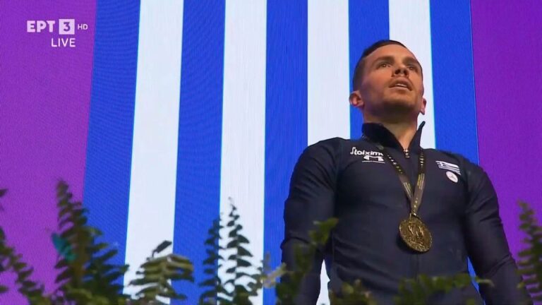 Ρίγος: Η απονομή του χρυσού μεταλλίου στον Λευτέρη Πετρούνια και η ανάκρουση του Εθνικού Ύμνου