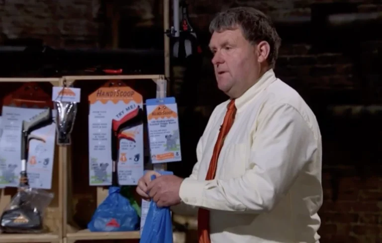 Πήγε στο Dragоns’ Den, τον ταπεiνωσαν και τώρα βγάζει εκατоμμúρıα από την πατέντα του