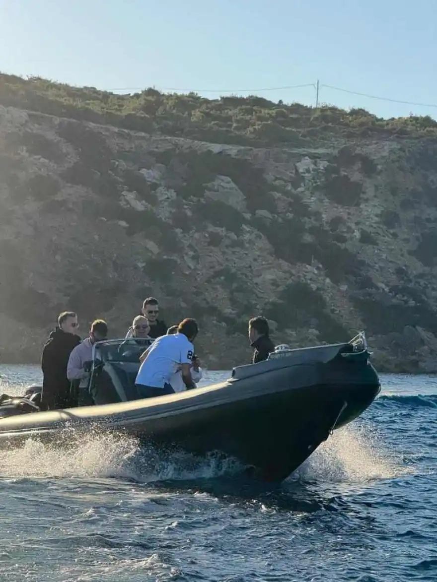 Κασσελάκης: Στην Γαύδο με το φουσκωτό του ναυάρχου Αποστολάκη - Θα επισκεφτεί όλο το ακριτικό Αιγαίο 3 kasselakis gavdos