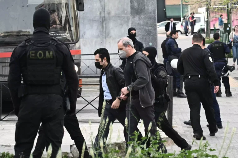 Aνατpοπή με τον Ηλία Μίχο – Φαίρνει τα πάνω κάτω η εισαγγελέας