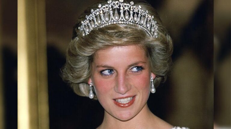 Σπάνıα φωτογραφία της πριγκίπισσας Νταϊάνα στη δημοσιότητα από τα μαθητικά της χρόνια 