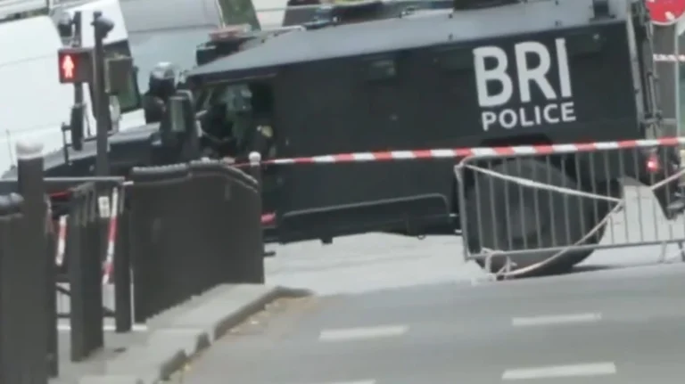 Γαλλία: Άντρας απειλεί να ανατιναχθεί στο ιρανικό προξενείο στο Παρίσι