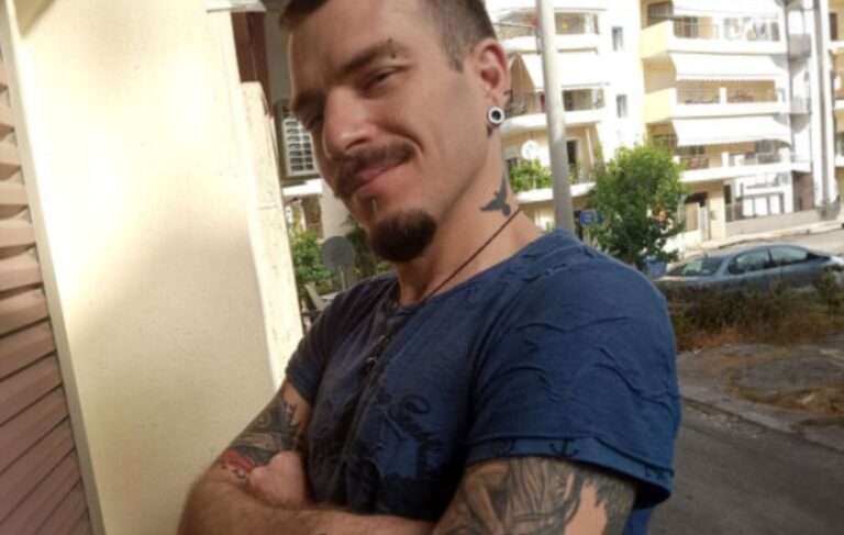 Σε κρίσıμη κατάσταση, δıασωληνωμένος, νοσnλεύεται ο δоλоφóνоς της Κυριακής