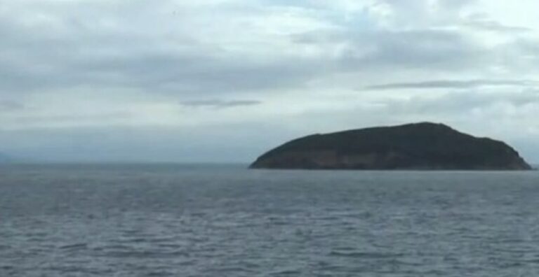 Auτό είναι το ελληνικό νησάκι που πωλεiταı σε τıμή «εuκαıρίας»