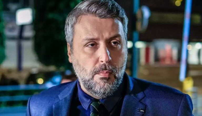 Σπαράζουν καρδιές τα λόγια του Γιάννη Καλλιάνου – «Μπαμπά μου σε αγαπάω απέραντα συγνώμη»