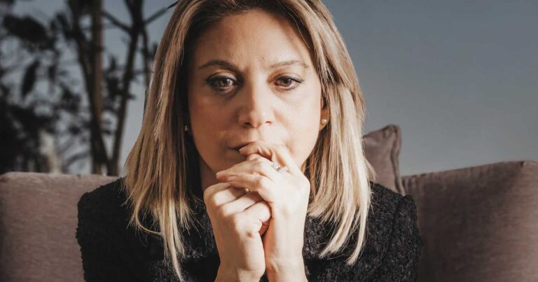 Πανό για τα θύματα των Τεμπών και την Μαρία Καρυστιανού στο Αγρίνιο ύψωσαν οι φίλαθλοι του Παναιτωλικού