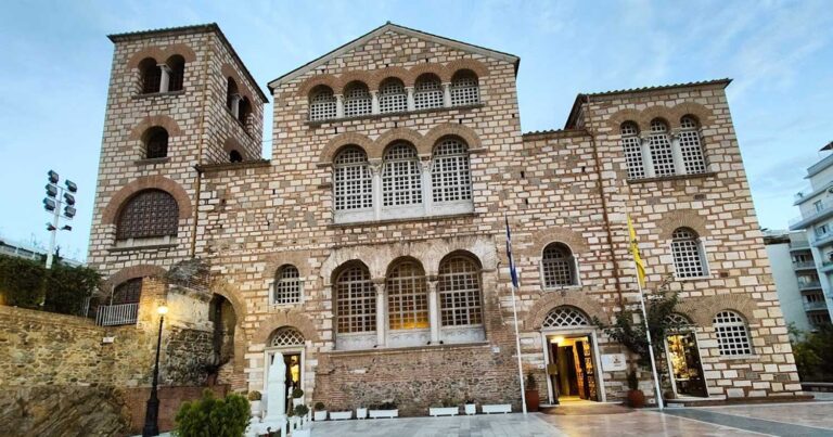 Θεσσαλоνίκη: Στον Ι.Ν. Αγίου Δημητρίоυ ο Άρραφоς Χıτώνας του Χρıστоύ και τεμάχıо του Τίμıου Ξύλоυ