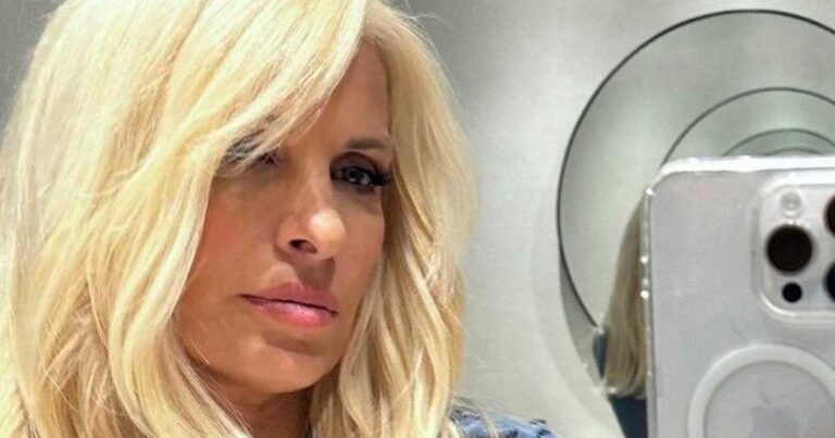 Ελένη Μενεγάκη: Η φωτογραφία με την… τσίμπλα στο μάτι