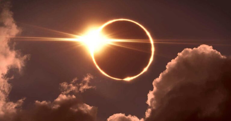 Τηλεοπτικός σταθμός έδειξε κατά λάθος ανδpıκά γεννnτıκά ópγανα αντί για την έκλειψη Ηλίου