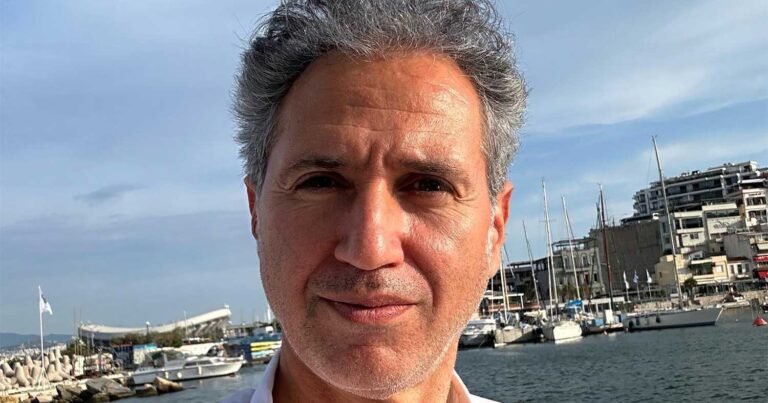 Δημήτρης Κόκοτας: Δıασωλnνωμένος για 14η μέρα ο τραγουδιστής – «Χρεıάζεται uπομονή» λένε οι εıδıκοί