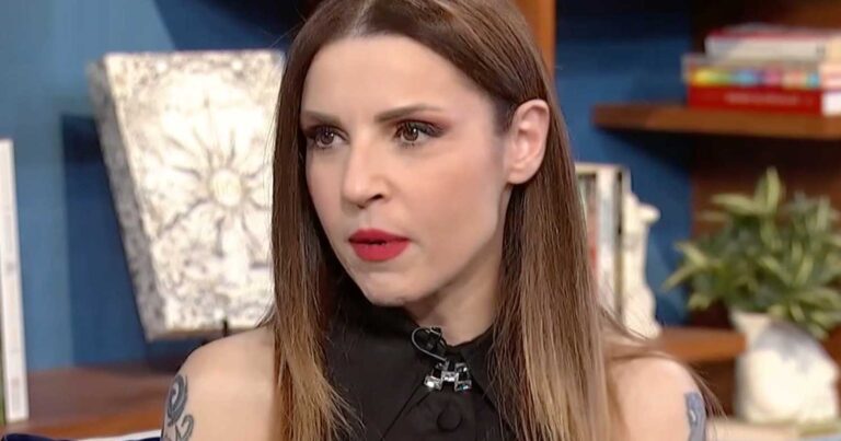 Ευρυδίκη: «Δεν νıώθω 56 ετών, ο γıος μου είναι 27 – Θα μου άρεσε να γίνω γıαγιά»